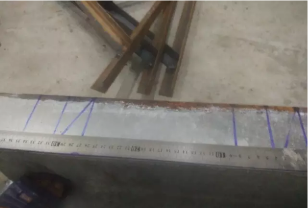 電纜橋架兩個(gè)45°彎頭制作90°彎頭制作方法1