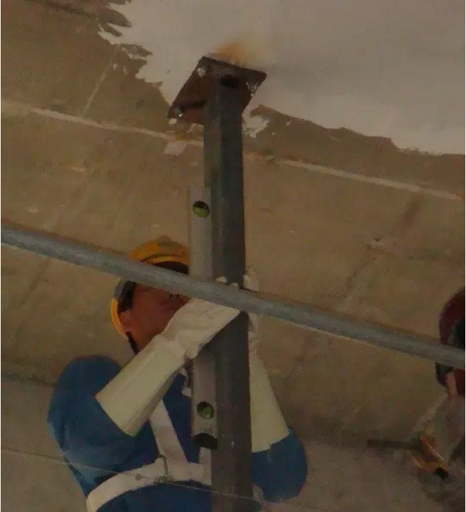 圖文解析電纜橋架安裝實例(圖18) 電纜橋架施工